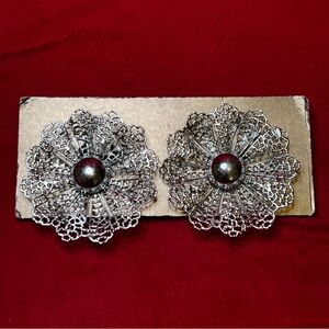 Sarah Coventry Vintage Filigree Flower Clip On Earrings